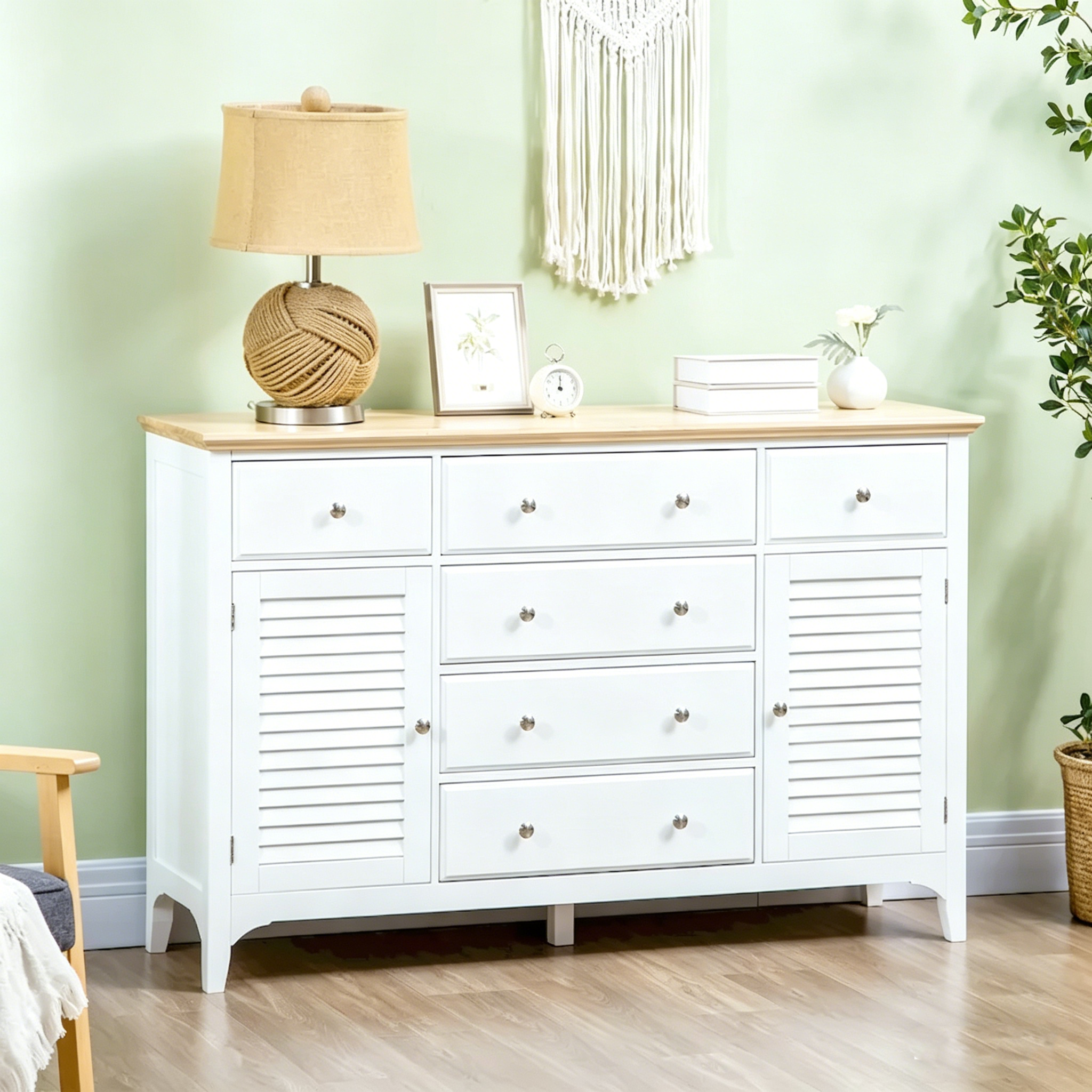 Buffet moderne avec tiroirs de rangement
