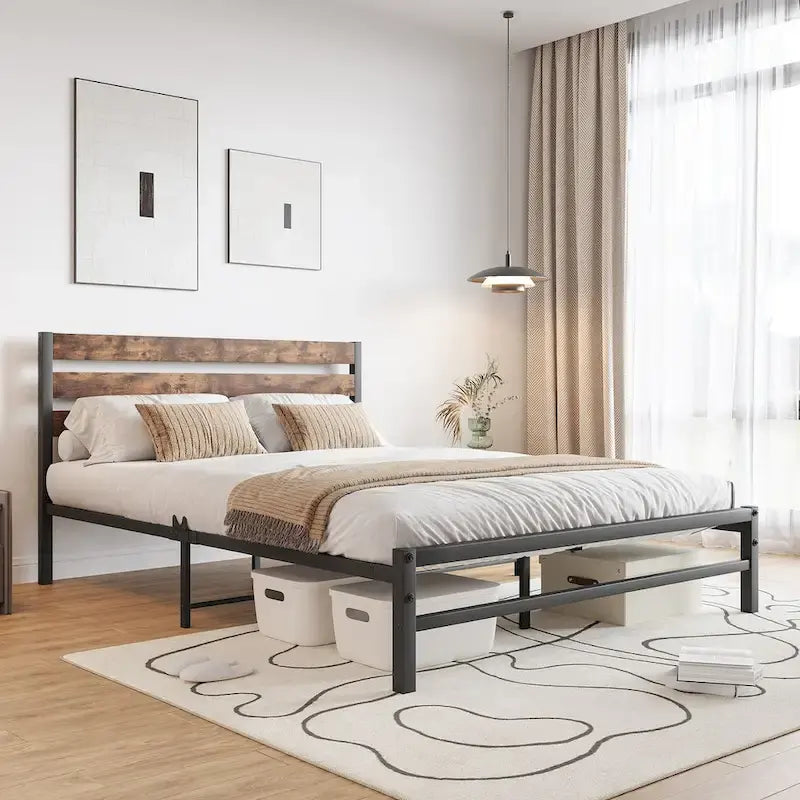 Lit plateforme avec tête de lit rustique en bois vintage